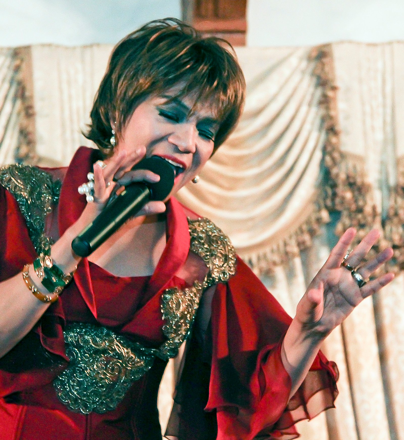 Dorce Brings Warmth to Indonesian Community